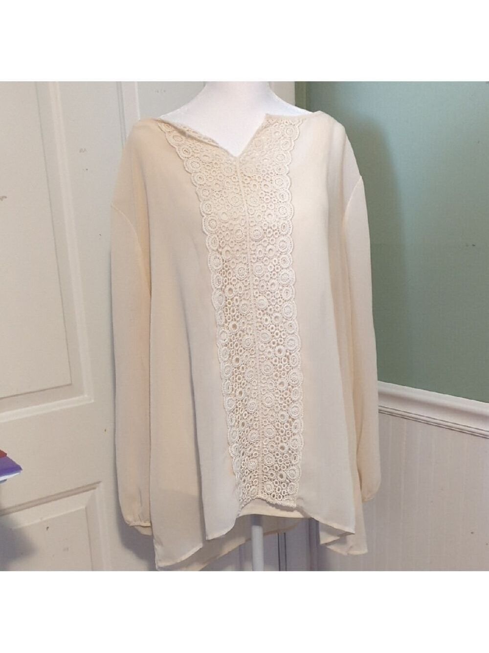 Roz & Ali Off White Chiffon Blouse Crochet Sleeves 2X